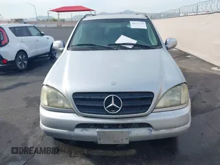 2000 Mercedes-Benz M 320/430/500 с VIN 4JGAB54E3YA160036, выставлен на аукционе IAAI как лот 41975809 с пробегом 170 925 миль миль и . История ставок и продаж доступна на DreamBid. Изображение 6.