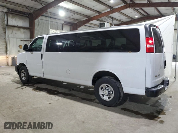 2022 Chevrolet Express Passenger LS z VIN 1GAZGNFP7N1272754, wystawiony jako Copart lot #73560924 z przebiegiem 25 492 mil mil oraz Czysty tytuł • Clean title. Historia ofert i sprzedaży dostępna na DreamBid. Obrazek 2.