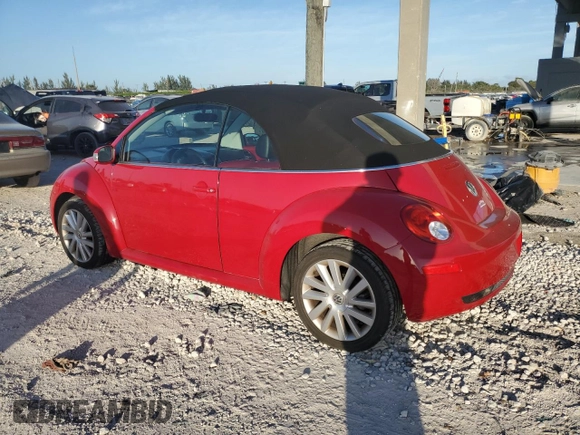 2008 Volkswagen Beetle SE with VIN 3VWRF31Y78M415480, listed as a Copart auction lot 42852025 with 35,799 mi miles and Clean title. Bid and sale history available at DreamBid. Image 2.
