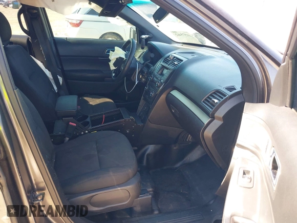 2017 Ford Police Interceptor Utility z VIN 1FM5K8ARXHGC56544, wystawiony jako IAAI lot #41975462 z przebiegiem 183 151 mil mil oraz . Historia ofert i sprzedaży dostępna na DreamBid. Obrazek 5.