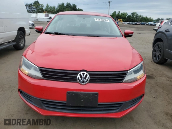 2014 Volkswagen Jetta SE z VIN 3VWD17AJ0EM262441, wystawiony jako Copart lot #62238255 z przebiegiem 140 594 mil mil oraz Czysty tytuł • Clean title. Historia ofert i sprzedaży dostępna na DreamBid. Obrazek 5.