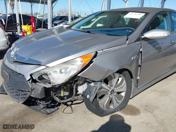 2013 Hyundai Sonata Hybrid with VIN KMHEC4A45DA095642, listed as a IAAI auction lot 41626995 with 183,710 mi miles. Bid and sale history available at carsss.com. Image 6.