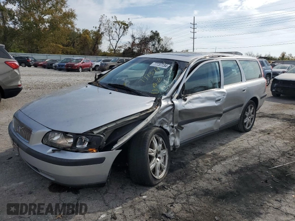 2002 Volvo V70 with VIN YV1SJ58D921202885, listed as a Copart auction lot 77737734 with 113,374 mi miles and Salvage Title. Bid and sale history available at carsss.com. Image 1.