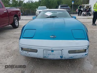 1993 Chevrolet Corvette with VIN 1G1YY33P2P5105165, listed as a IAAI auction lot 42410809 with Not provided miles and . Bid and sale history available at DreamBid. Image 6.