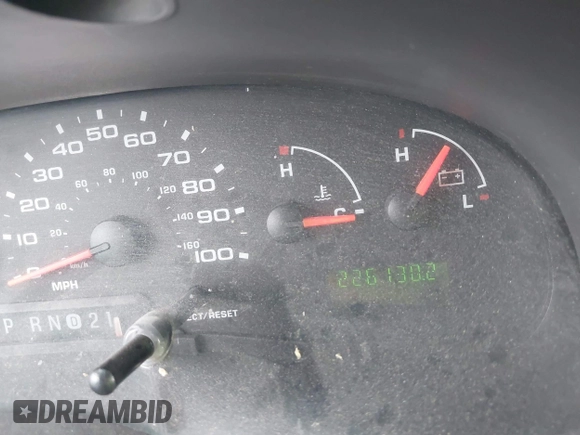 2006 Ford Econoline Passenger XL with VIN 1FBNE31L16DA61915, listed as a IAAI auction lot 42114511 with 226,130 mi miles. Bid and sale history available at carsss.com. Image 7.