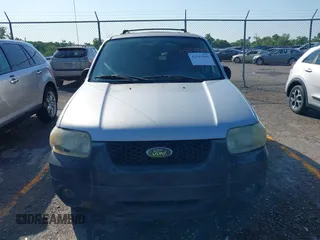 2005 Ford Escape XLT with VIN 1FMYU03175DA18437, listed as a IAAI auction lot 42567091 with 207,602 mi miles and . Bid and sale history available at DreamBid. Image 6.