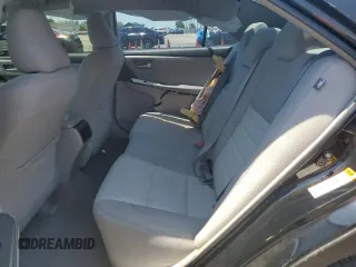 2017 Toyota Camry XLE z VIN 4T1BF1FK1HU781648, wystawiony jako Copart lot #57141715 z przebiegiem 70 437 mil mil oraz Szkoda całkowita • Salvage title. Historia ofert i sprzedaży dostępna na DreamBid. Obrazek 10.