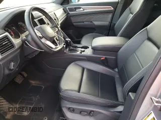2021 Volkswagen Atlas SE with VIN 1V2LC2CA8MC240386, listed as a Copart auction lot 79628244 with 32,747 mi miles and Clean title. Bid and sale history available at DreamBid. Image 7.