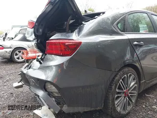 2024 Kia Forte GT z VIN 3KPF44AC7RE823026, wystawiony jako IAAI lot #42192965 z przebiegiem 8 438 mil mil oraz . Historia ofert i sprzedaży dostępna na DreamBid. Obrazek 21.