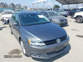 2011 Volkswagen Jetta SEL с VIN 3VWLZ7AJ0BM376892, выставлен на аукционе IAAI как лот 42185309 с пробегом 130 287 миль миль и . История ставок и продаж доступна на DreamBid. Изображение 1.