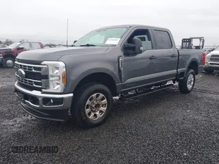 2024 Ford Super Duty F-250 SRW XL with VIN 1FT7W2BT5RED24013, listed as a IAAI auction lot 41206461 with 40,565 mi miles. Bid and sale history available at carsss.com. Image 17.