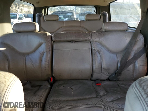 2002 GMC Yukon XL SLT with VIN 3GKFK16Z92G264823, listed as a Copart auction lot 89217375 with 243,986 mi miles and Salvage Title. Bid and sale history available at carsss.com. Image 10.