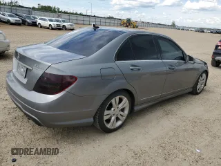 2012 Mercedes-Benz C 300 Sport z VIN WDDGF8BB9CA632381, wystawiony jako Copart lot #63055425 z przebiegiem 194 054 mil mil oraz Czysty tytuł • Clean title. Historia ofert i sprzedaży dostępna na DreamBid. Obrazek 3.
