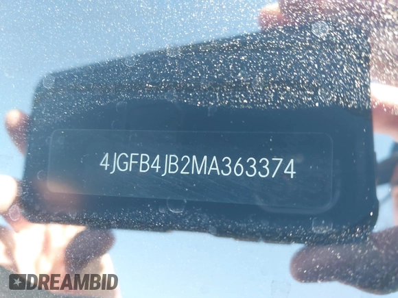 2021 Mercedes-Benz GLE 350 with VIN 4JGFB4JB2MA363374, listed as a IAAI auction lot 41211761 with 57,857 mi miles and . Bid and sale history available at DreamBid. Image 9.