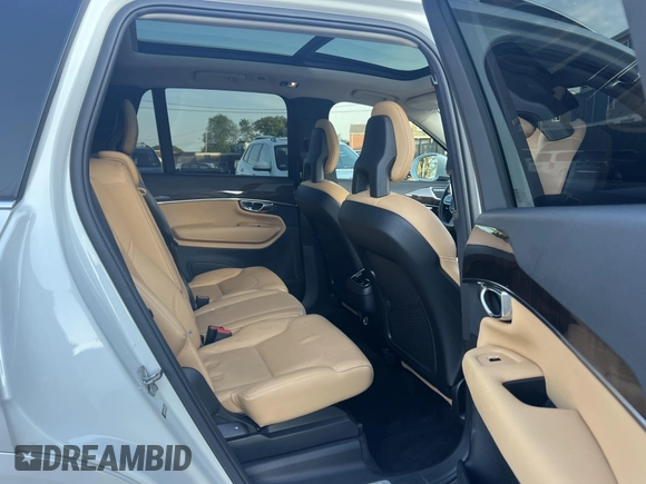 2016 Volvo XC90 T6 Momentum z VIN YV4A22PKXG1078160, wystawiony jako IAAI lot #42280382 z przebiegiem 178 571 mil mil oraz . Historia ofert i sprzedaży dostępna na DreamBid. Obrazek 7.