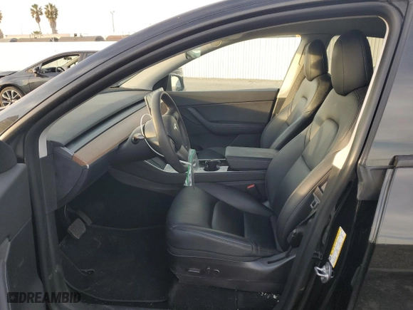 2021 Tesla Model Y Long Range with VIN 5YJYGDEE5MF067565, listed as a Copart auction lot 45970585 with 14,684 mi miles and Salvage Title. Bid and sale history available at carsss.com. Image 7.