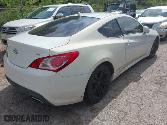 2010 Hyundai Genesis Coupe с VIN KMHHU6KH2AU038218, выставлен на аукционе IAAI как лот 42437658 с пробегом 172 440 миль миль и . История ставок и продаж доступна на DreamBid. Изображение 4.