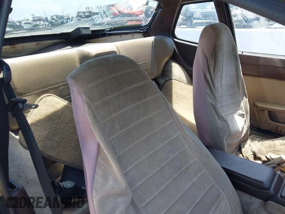 1984 Porsche 944 with VIN WP0AA0947EN459060, listed as a IAAI auction lot 42215176 with 43,863 mi miles and . Bid and sale history available at carsss.com. Image 8.