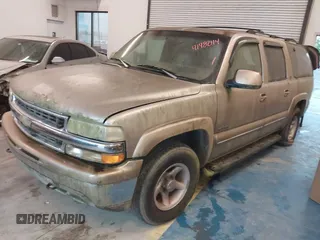 2000 Chevrolet Suburban LT with VIN 3GNFK16T0YG117085, listed as a IAAI auction lot 41982114 with 480,627 mi miles. Bid and sale history available at carsss.com. Image 2.