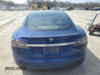 2021 Tesla Model S Long Range Plus z VIN 5YJSA1E26MF426210, wystawiony jako Copart lot #53701355 z przebiegiem 95 673 mil mil oraz Szkoda całkowita • Salvage title. Historia ofert i sprzedaży dostępna na DreamBid. Obrazek 6.