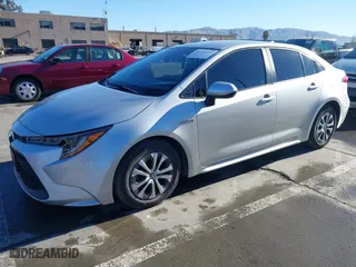 2020 Toyota Corolla Hybrid LE with VIN JTDEBRBE2LJ004658, listed as a IAAI auction lot 41229419 with 43,446 mi miles. Bid and sale history available at carsss.com. Image 17.
