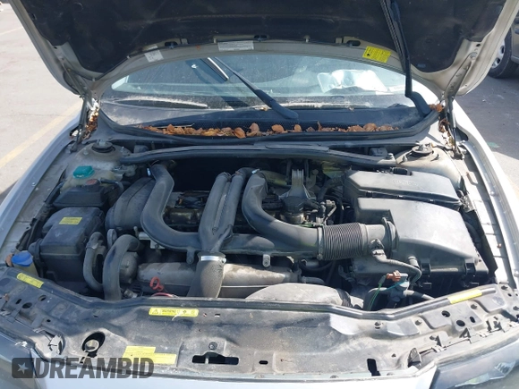 2004 Volvo S80 with VIN YV1TS91Z341351679, listed as a IAAI auction lot 41982117 with 116,217 mi miles. Bid and sale history available at carsss.com. Image 10.