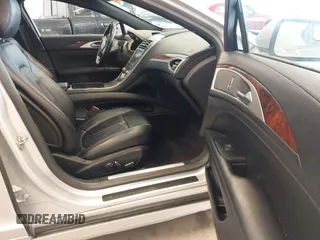 2017 Lincoln MKZ Select с VIN 3LN6L5D95HR624794, выставлен на аукционе IAAI как лот 41601895 с пробегом 81 972 миль миль и . История ставок и продаж доступна на DreamBid. Изображение 5.