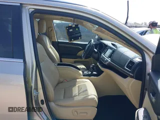 2015 Toyota Highlander Limited with VIN 5TDYKRFH3FS083587, listed as a IAAI auction lot 42045652 with Not provided miles and . Bid and sale history available at DreamBid. Image 5.
