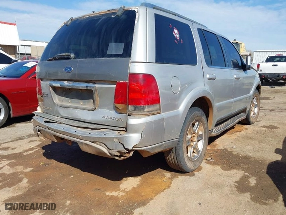 2003 Lincoln Aviator Premium with VIN 5LMEU78H63ZJ46604, listed as a IAAI auction lot 41816037 with 224,597 mi miles. Bid and sale history available at carsss.com. Image 4.