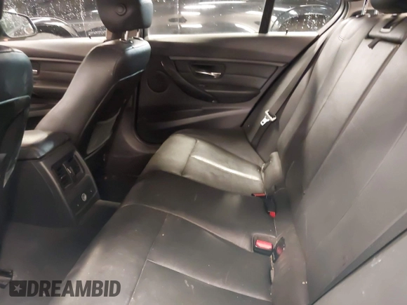 2014 BMW 3 Series 328i xDrive с VIN WBA3B5G59ENS06561, выставлен на аукционе IAAI как лот 42370078 с пробегом 101 877 миль миль и . История ставок и продаж доступна на DreamBid. Изображение 8.
