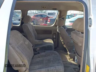 2001 Toyota Sienna LE with VIN 4T3ZF13C21U352205, listed as a IAAI auction lot 41904160 with 185,293 mi miles. Bid and sale history available at carsss.com. Image 8.