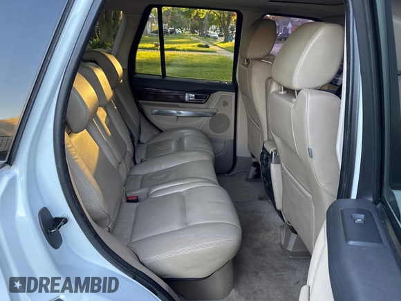 2011 Land Rover Range Rover Sport HSE with VIN SALSF2D4XBA269774, listed as a Copart auction lot 56608025 with 180,700 mi miles and Clean title. Bid and sale history available at DreamBid. Image 7.