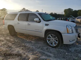 2010 Cadillac Escalade z VIN 1GYUCKEF1AR285882, wystawiony jako Copart lot #84595804 z przebiegiem 225 775 mil mil oraz Nie do naprawy • Non repairable. Historia ofert i sprzedaży dostępna na DreamBid. Obrazek 4.