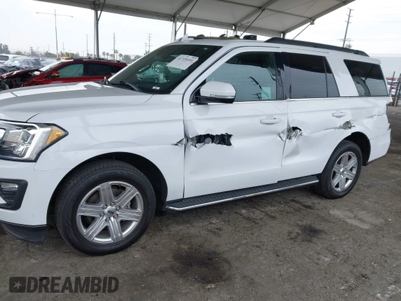 2020 Ford Expedition XLT with VIN 1FMJU1HT7LEA34372, listed as a IAAI auction lot 41720101 with 81,388 mi miles. Bid and sale history available at carsss.com. Image 6.