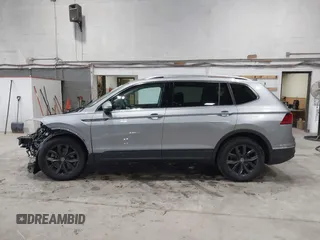 2024 Volkswagen Tiguan SE with VIN 3VVMB7AX8RM084483, listed as a IAAI auction lot 42452619 with 14,618 mi miles and . Bid and sale history available at DreamBid. Image 15.
