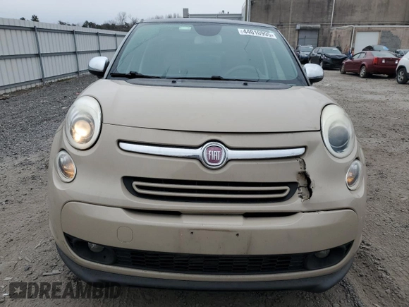 2014 FIAT 500L Lounge with VIN ZFBCFACH0EZ029698, listed as a Copart auction lot 44010995 with 113,555 mi miles and Salvage Title. Bid and sale history available at DreamBid. Image 5.