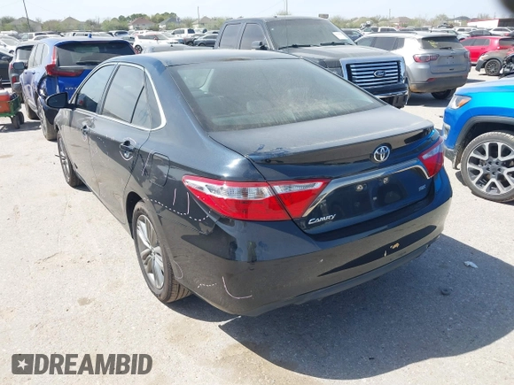 2017 Toyota Camry XLE z VIN 4T1BF1FK2HU396003, wystawiony jako IAAI lot #41792825 z przebiegiem 102 921 mil mil oraz . Historia ofert i sprzedaży dostępna na DreamBid. Obrazek 3.