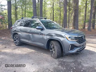 2025 Volkswagen Atlas SEL Premium R-Line с VIN 1V2FR2CA0SC522921, выставлен на аукционе IAAI как лот 42033389 с пробегом 5 342 миль миль и . История ставок и продаж доступна на DreamBid. Изображение 1.