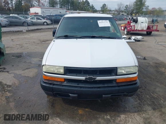 2003 Chevrolet S-10 LS with VIN 1GCCS19X338150624, listed as a IAAI auction lot 41913735 with 255,608 mi miles and . Bid and sale history available at DreamBid. Image 13.