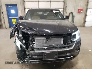 2024 Volkswagen Atlas SEL R-Line z VIN 1V2AE2CA2RC242417, wystawiony jako Copart lot #46358155 z przebiegiem 389 mil mil oraz Szkoda całkowita • Salvage title. Historia ofert i sprzedaży dostępna na DreamBid. Obrazek 5.
