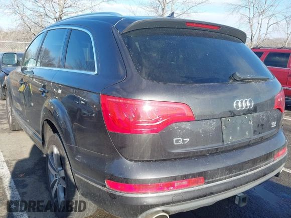 2014 Audi Q7 Premium Plus z VIN WA1LMAFE7ED012604, wystawiony jako IAAI lot #41526909 z przebiegiem 102 187 mil mil oraz . Historia ofert i sprzedaży dostępna na DreamBid. Obrazek 3.