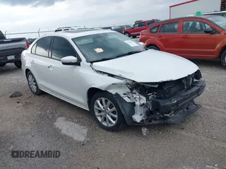 2012 Volkswagen Jetta SE с VIN 3VWDP7AJ1CM428087, выставлен на аукционе IAAI как лот 42140247 с пробегом 154 454 миль миль и . История ставок и продаж доступна на DreamBid. Изображение 1.