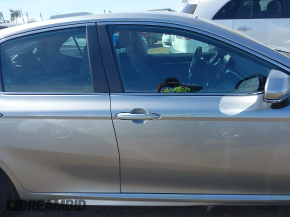 2023 Toyota Camry SE z VIN 4T1T11AK0PU153203, wystawiony jako IAAI lot #38763517 z przebiegiem 11 171 mil mil oraz . Historia ofert i sprzedaży dostępna na DreamBid. Obrazek 14.