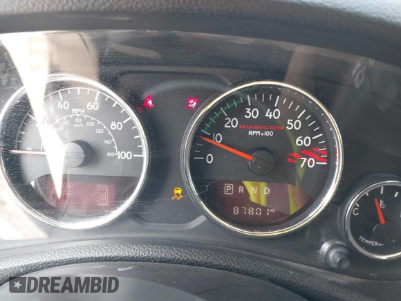 2015 Jeep Wrangler Unlimited Rubicon z VIN 1C4BJWFG1FL544883, wystawiony jako IAAI lot #42838891 z przebiegiem 87 801 mil mil oraz . Historia ofert i sprzedaży dostępna na DreamBid. Obrazek 7.