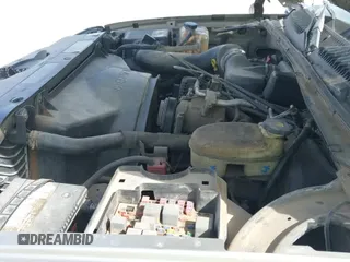 2003 Chevrolet Silverado 1500 Work Truck с VIN 2GCEC19X231146010, выставлен на аукционе IAAI как лот 41704421 с пробегом 269 784 миль миль и . История ставок и продаж доступна на DreamBid. Изображение 12.