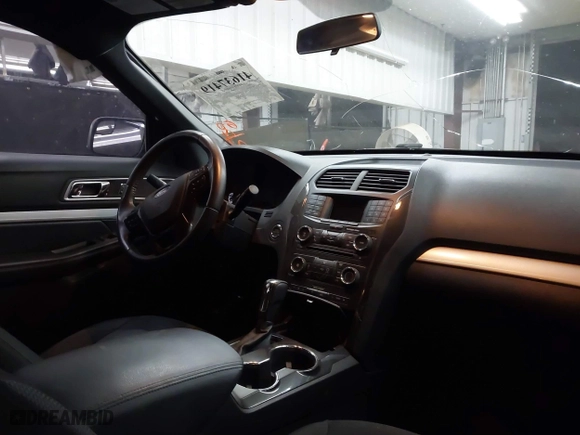 2017 Ford Explorer XLT with VIN 1FM5K8D84HGD99895, listed as a IAAI auction lot 41637419 with 82,128 mi miles. Bid and sale history available at carsss.com. Image 5.
