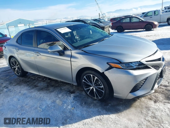2020 Toyota Camry SE z VIN 4T1G11BK0LU016837, wystawiony jako IAAI lot #41313586 z przebiegiem Nie podano mil oraz . Historia ofert i sprzedaży dostępna na DreamBid. Obrazek 1.