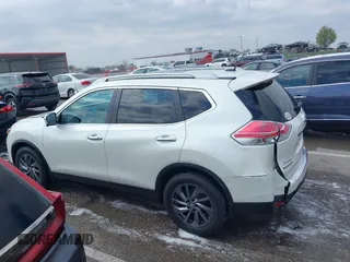 2016 Nissan Rogue SL with VIN 5N1AT2MTXGC807688, listed as a IAAI auction lot 42015737 with 89,849 mi miles. Bid and sale history available at carsss.com. Image 14.