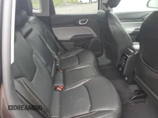 2022 Jeep Compass Latitude Lux with VIN 3C4NJDFB7NT203531, listed as a Copart auction lot 58261785 with 17,525 mi miles and Salvage title. Bid and sale history available at DreamBid. Image 11.