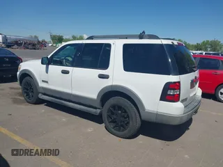 2006 Ford Explorer XLT with VIN 1FMEU73E06UB35020, listed as a IAAI auction lot 42159995 with 154,202 mi miles. Bid and sale history available at carsss.com. Image 3.
